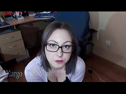 ❤️ Gabar Kacsan Oo Muraayad Leh Oo Kaamirada Si Qoto Dheer Ugu Nuugaysa Dildo Porno Guri ️❤